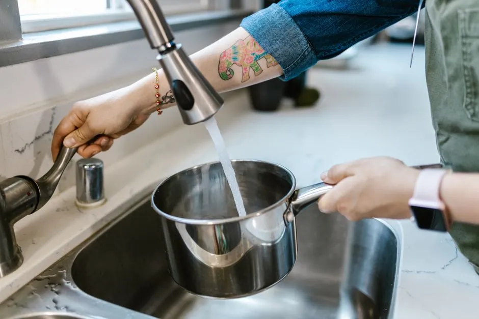 Anode rod inspection for rotten egg smell in hot water